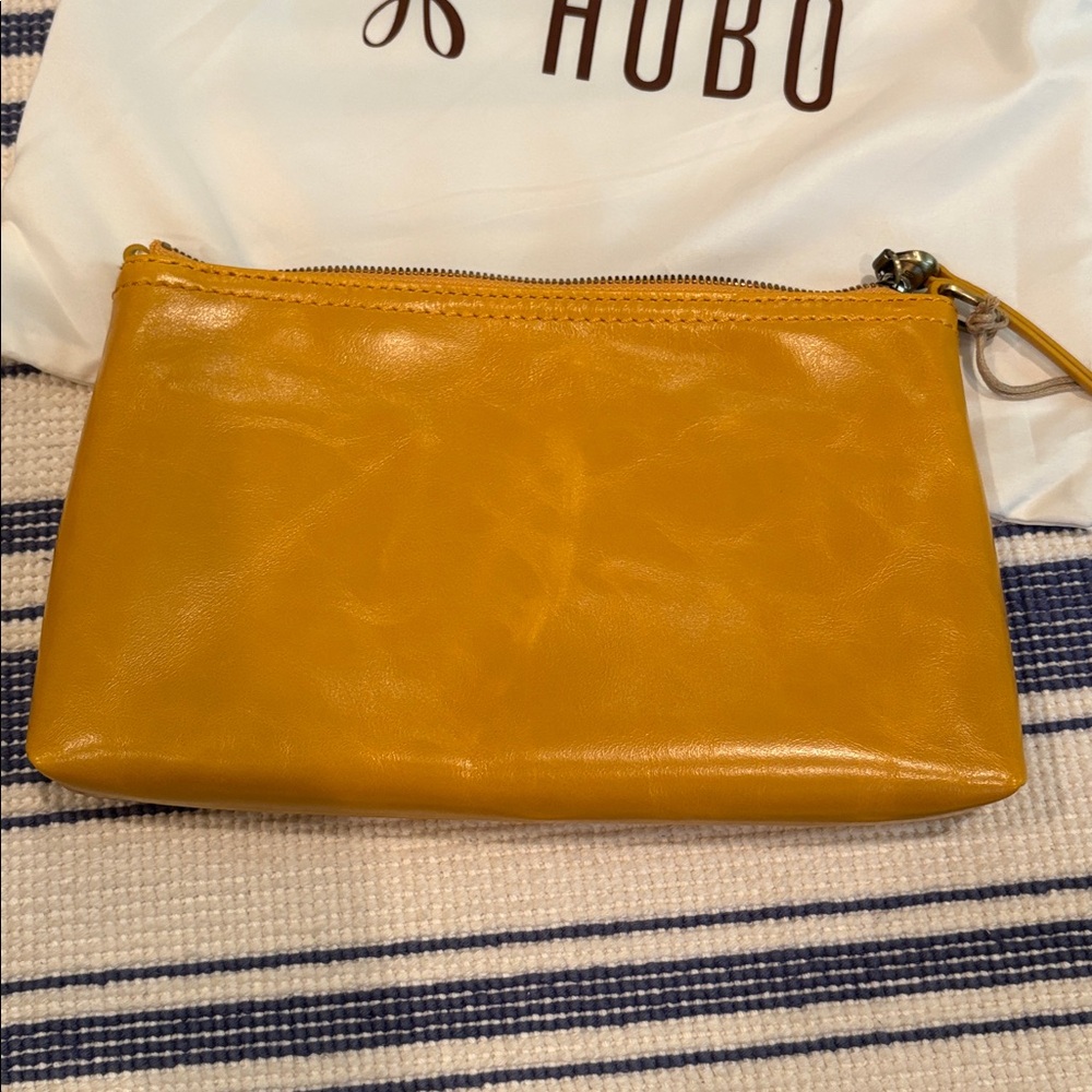 NWT HOBO Darcy Crossbody in Polished Leather - Sun Glow - Picture 4 of 13